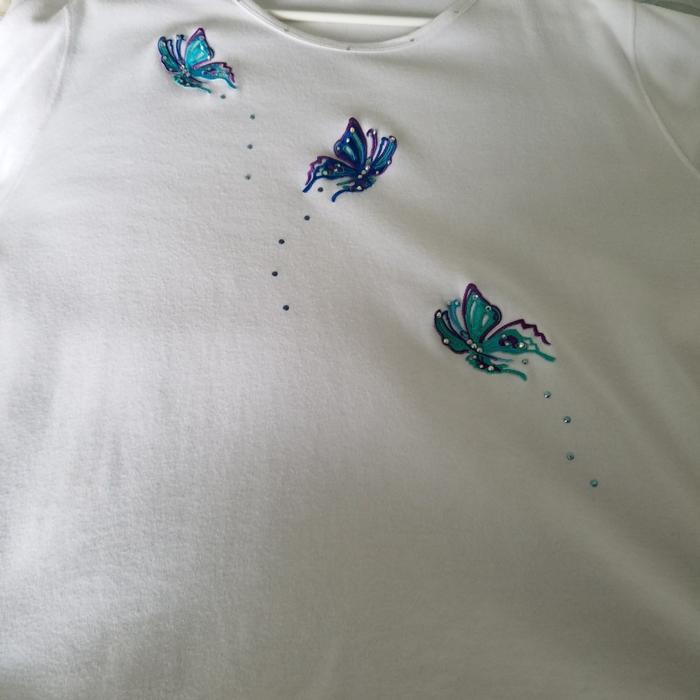 100% cotton appliqued  tee shirt